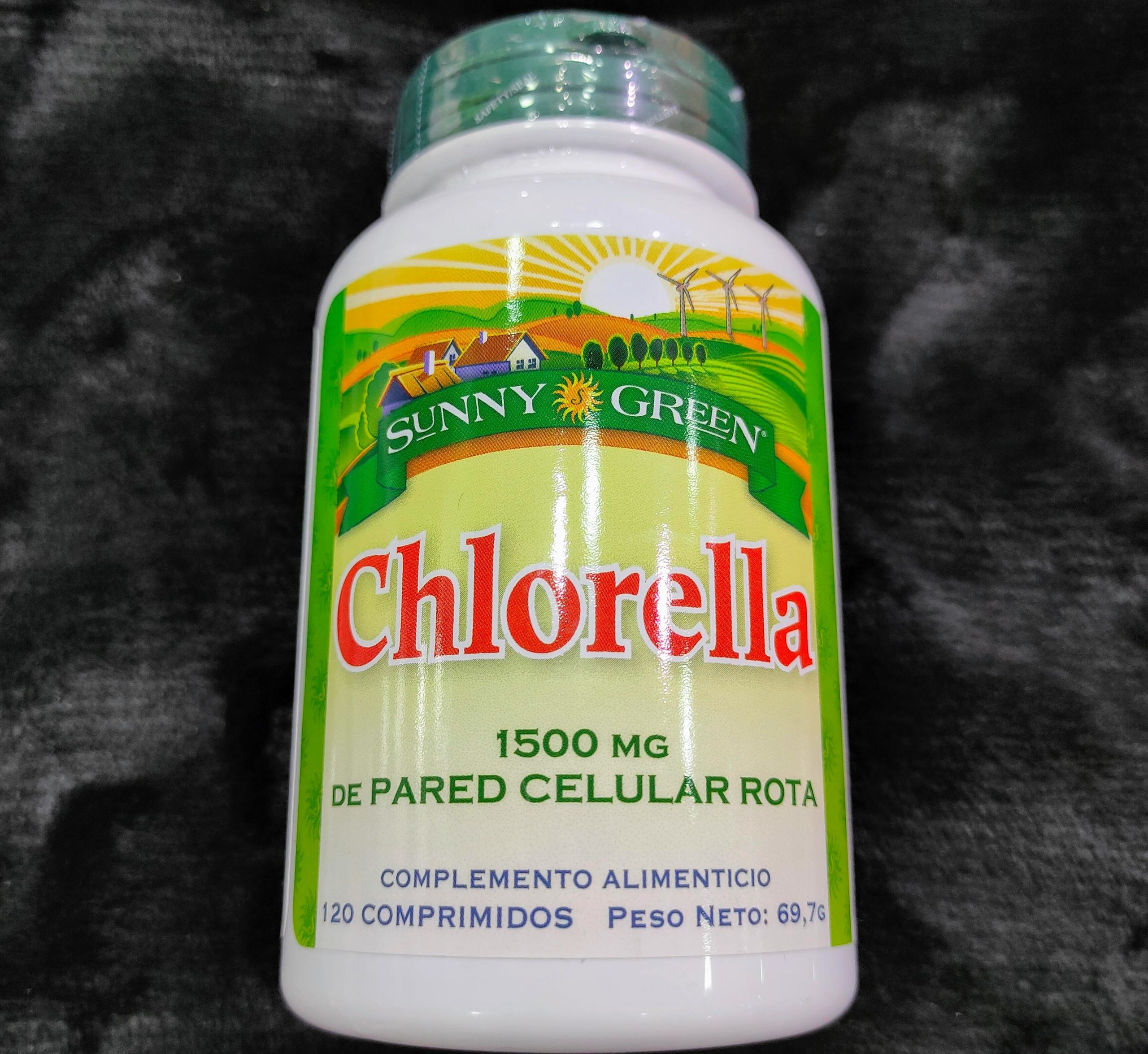 El alga Chlorella es un alga de agua dulce es una fuente altamente concentrada de vitaminas minerales y proteínas