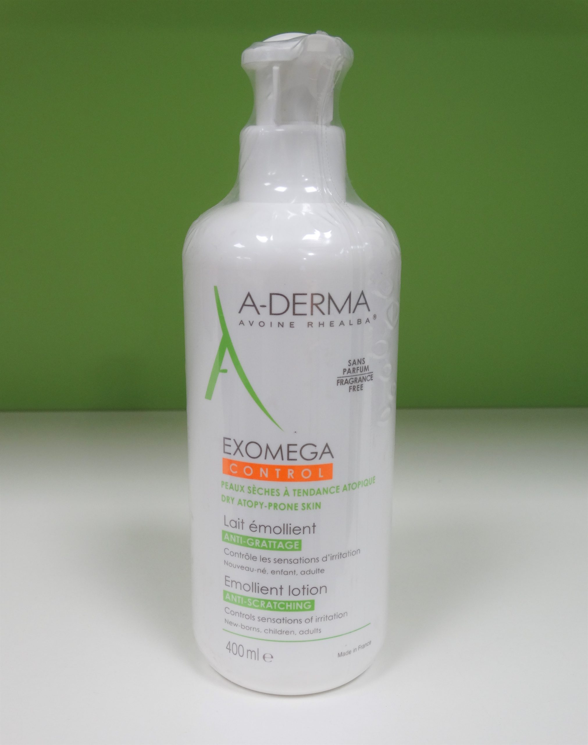 A-Derma Exomega Crema Emoliente 400 ml es una crema emoliente que desde la primera aplicación consigue espaciar los episodios de irritación,