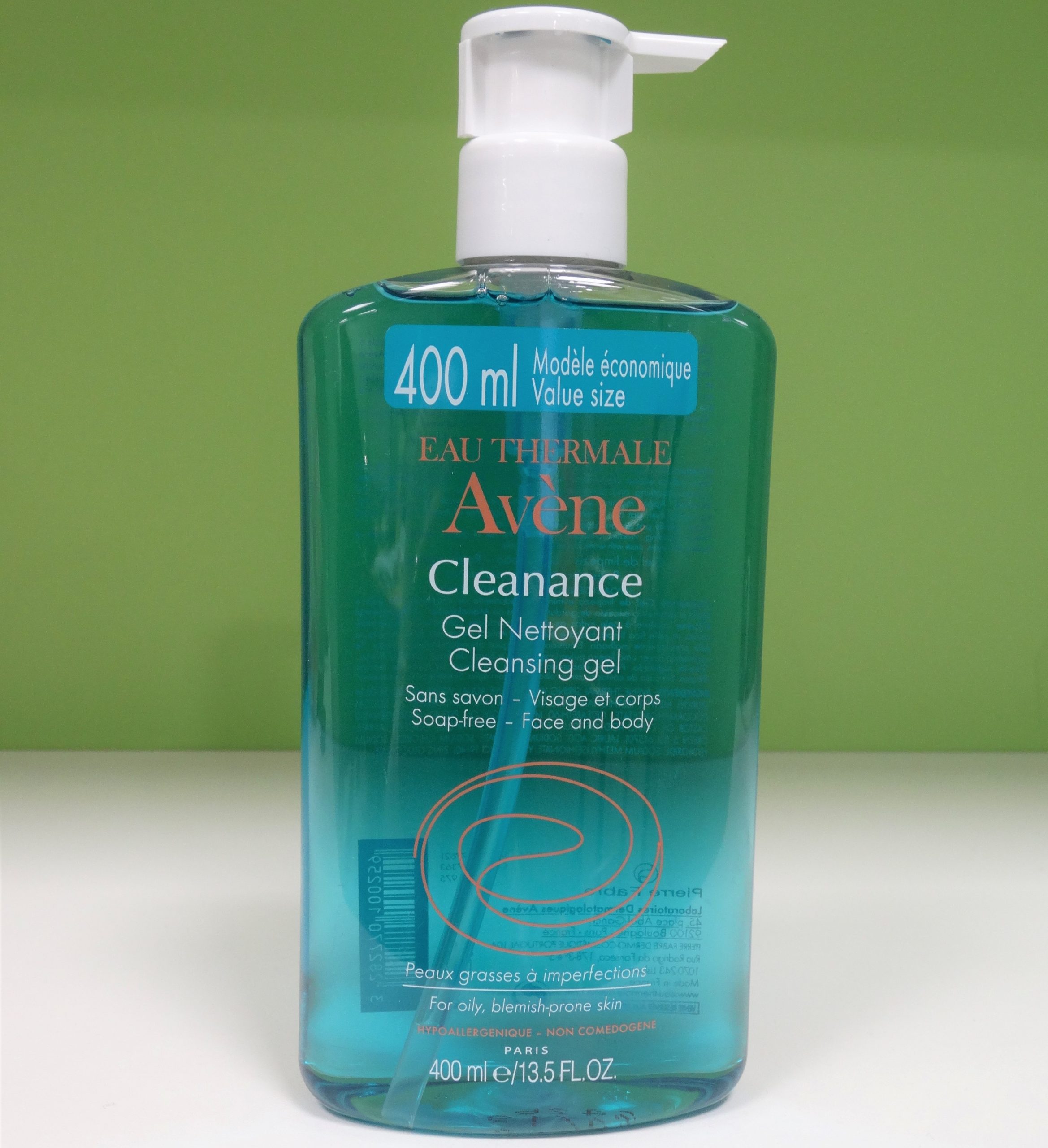 AVÈNE CLEANANCE GEL LIMPIADOR Limpia y purifica la piel, respetando al mismo tiempo su pH. Sin parabenos