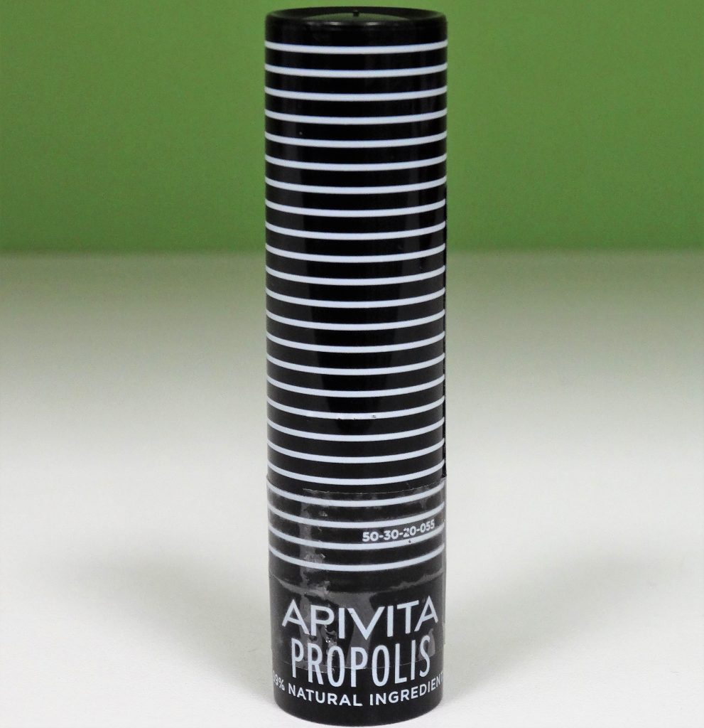 Apivita Propolis Solución Organica De Propóleo rico en ingredientes activos, incluyendo flavonoides y aceites esenciales que tiene propiedades antioxidantes, curativas, antimicrobianas, antibióticas, anti fúngicas, antivirales