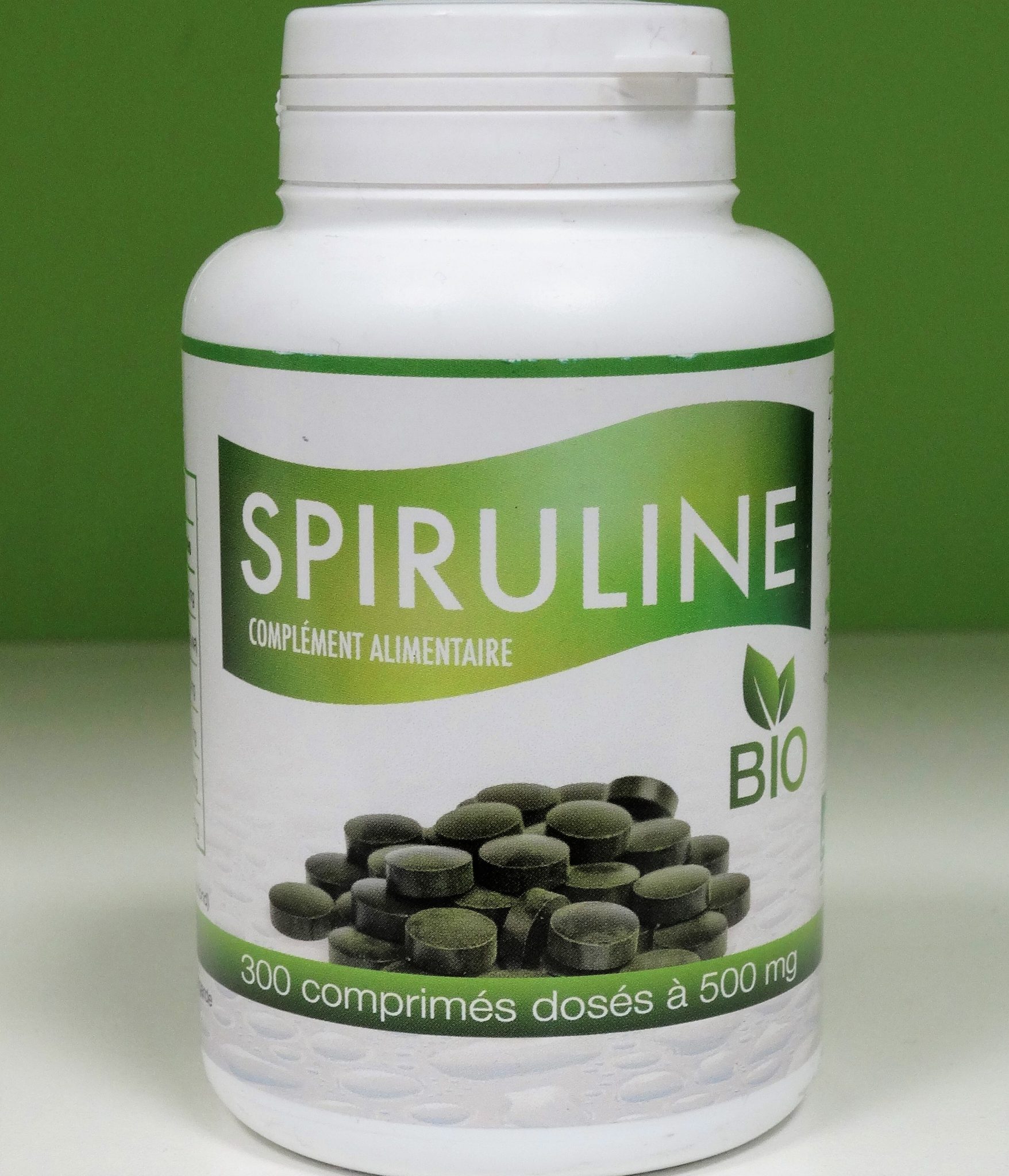 Espirulina superalimento vitaminas A, E, B1, B2, B3, B6, B12, proteínas