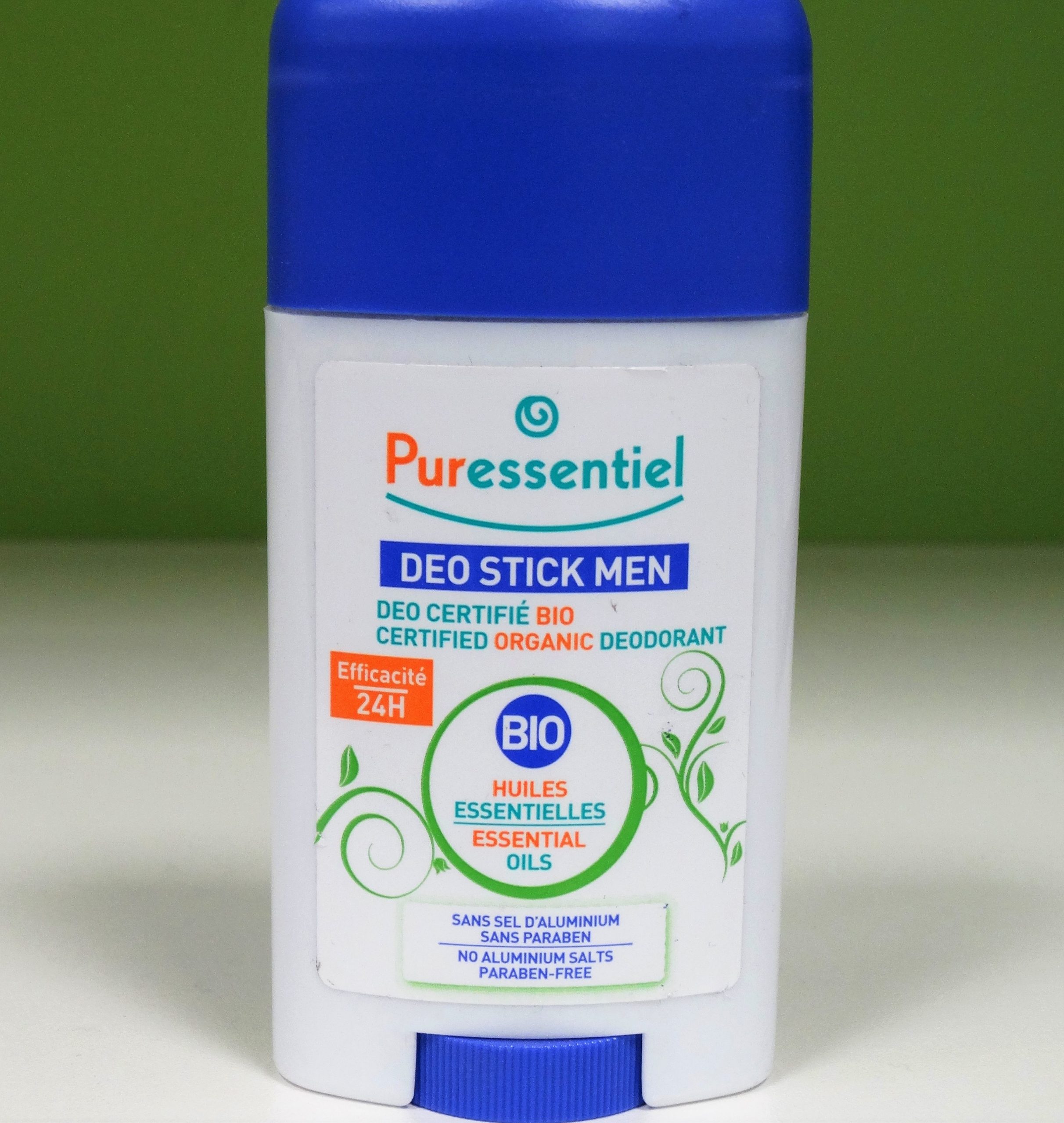 El desodorante en stick para hombres de Puressentiel 50 ml regula a diario el sudor excesivo y ofrece una protección duradera.