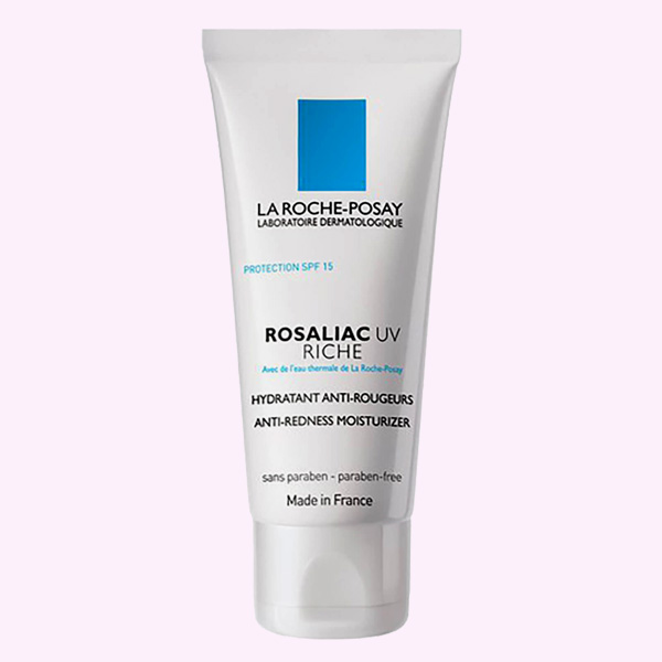 Rosaliac UV y firmada por La Roche Posay, esta crema se presenta como una hidratante antirojeces con protección SPF 15 (gracias a su sistema de filtración con meroxyl XL)