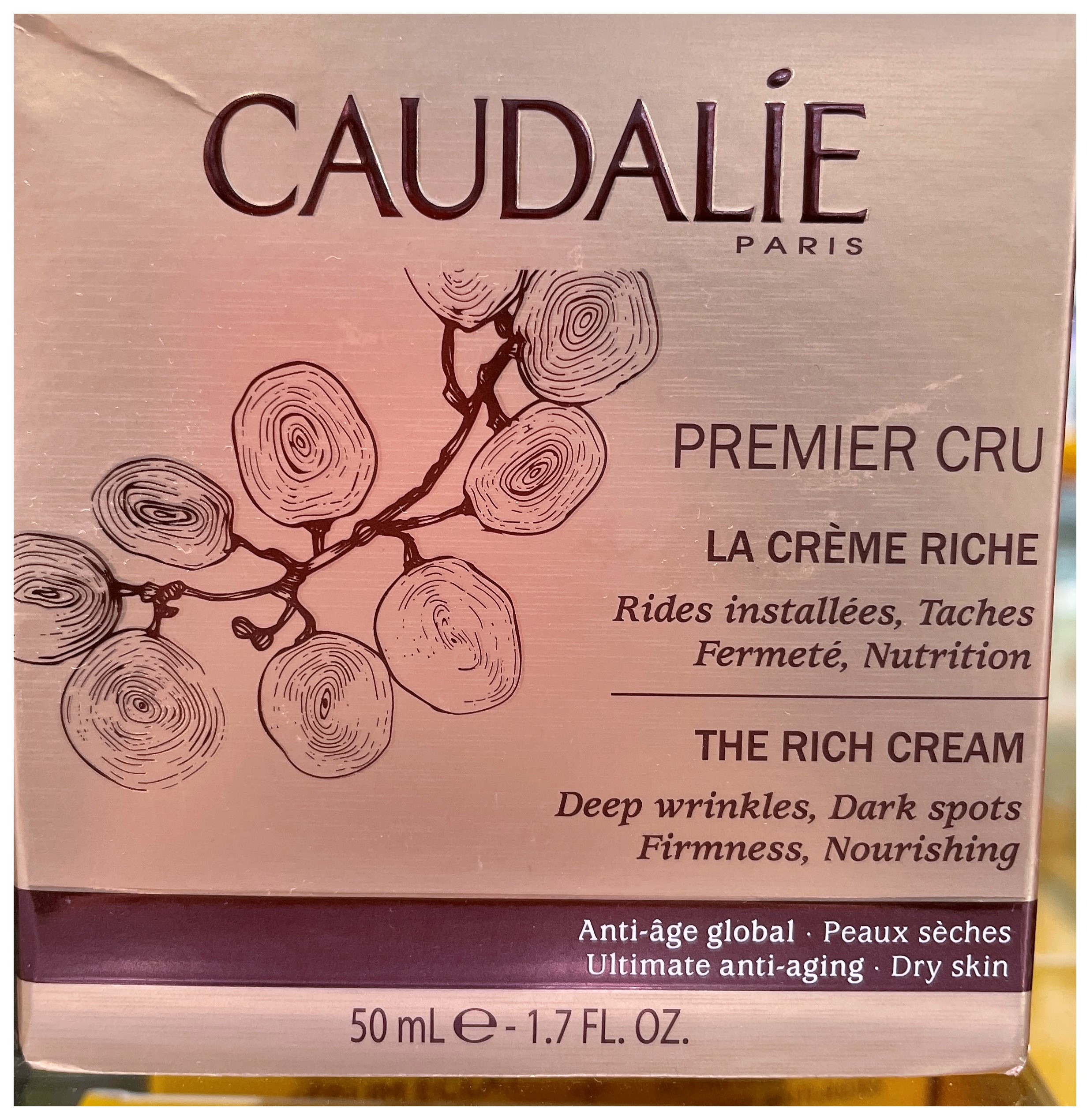 Premier Cru es la combinación de todos los ingredientes patentados de Caudalie una acción antiedad completa para rejuvenecer