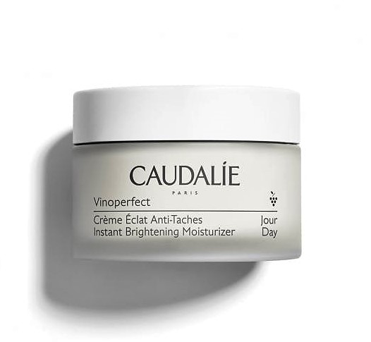Inspirada en el Sérum Vinoperfect de CAUDALIE, el antimanchas N°1 en España*, la Crema Resplandor Antimanchas Vinoperfect de CAUDALIE está pensada para todas las mujeres que desean prevenir o atenuar sus manchas cutáneas, cualquiera que sea su causa: sol, acné, edad, embarazo.