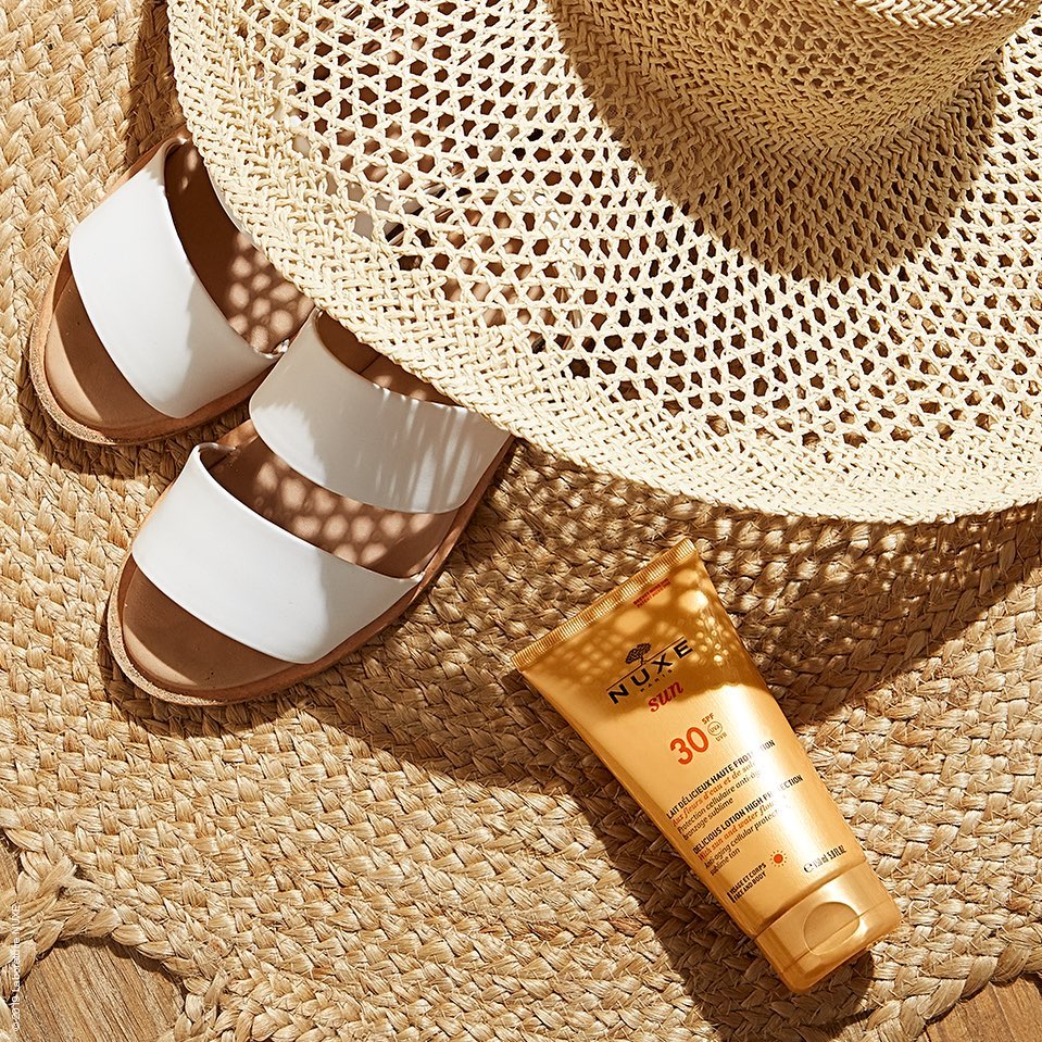 Necesitas proteger tu piel para un largo día al sol? La Leche Deliciosa para rostro y cuerpo #NuxeSun protege tu piel y proporciona un bronceado sublime ✨