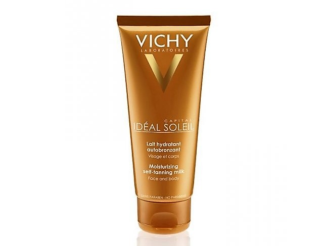 Vichy Idéal Soleil Moisturizing Self-Tanning Milk es una loción autobronceadora adecuada para todo tipo de pieles, incluso las más sensibles.