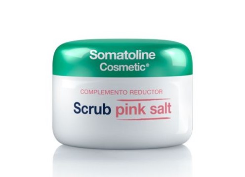 Scrub Pink Salt, el exfoliante rico en antioxidantes que prepara la piel para los tratamientos corporales. Su fórmula contiene el 100% de los principios activos de origen natural.