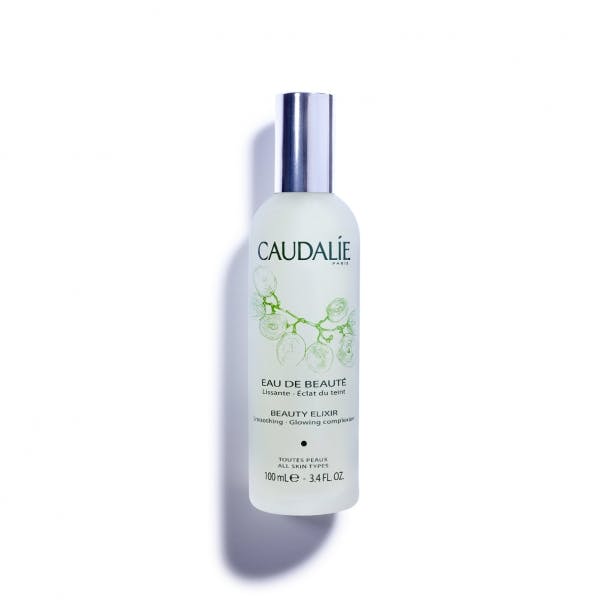 CAUDALIE Inspirada en el elixir de Juventud de la Reina de Hungría en el siglo XVI, la fórmula del Agua de Belleza es única