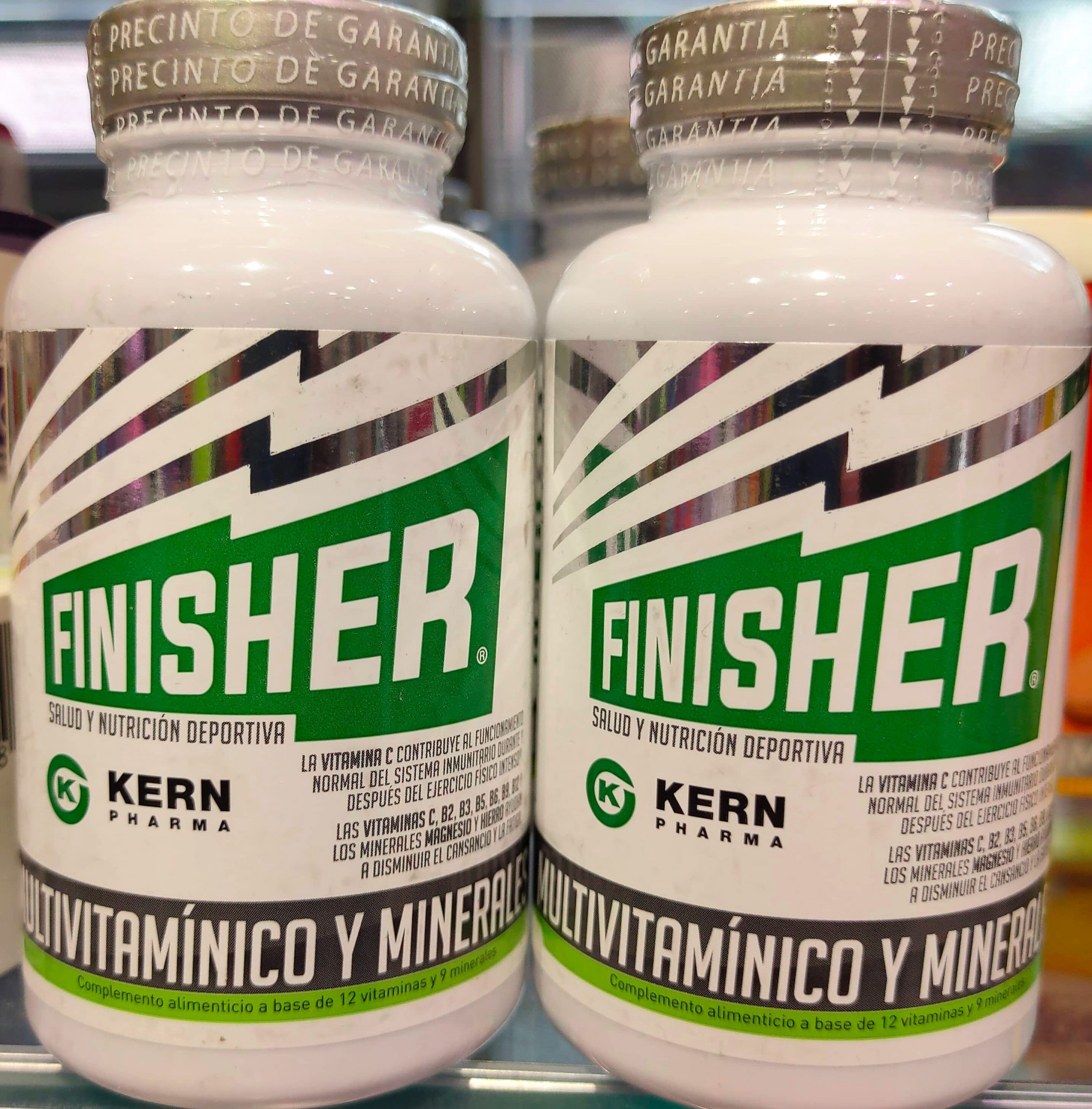 Finisher® KERN FARMA Sales Minerales + Vitaminas son cápsulas con minerales y vitaminas que contribuyen al metabolismo energético normal y al funcionamiento de los músculos y articulaciones