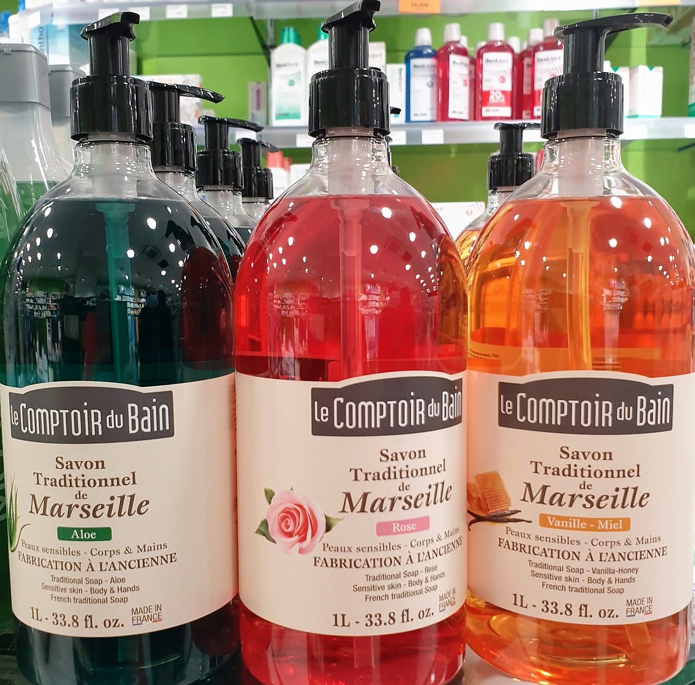 Le Comptoir du Bain est une marque française qui allie tradition, plaisir et modernité, pour offrir une large gamme de produits d’hygiène et de bien-être, colorés, parfumés et à la qualité optimale, dont les fameux savons de Marseille.