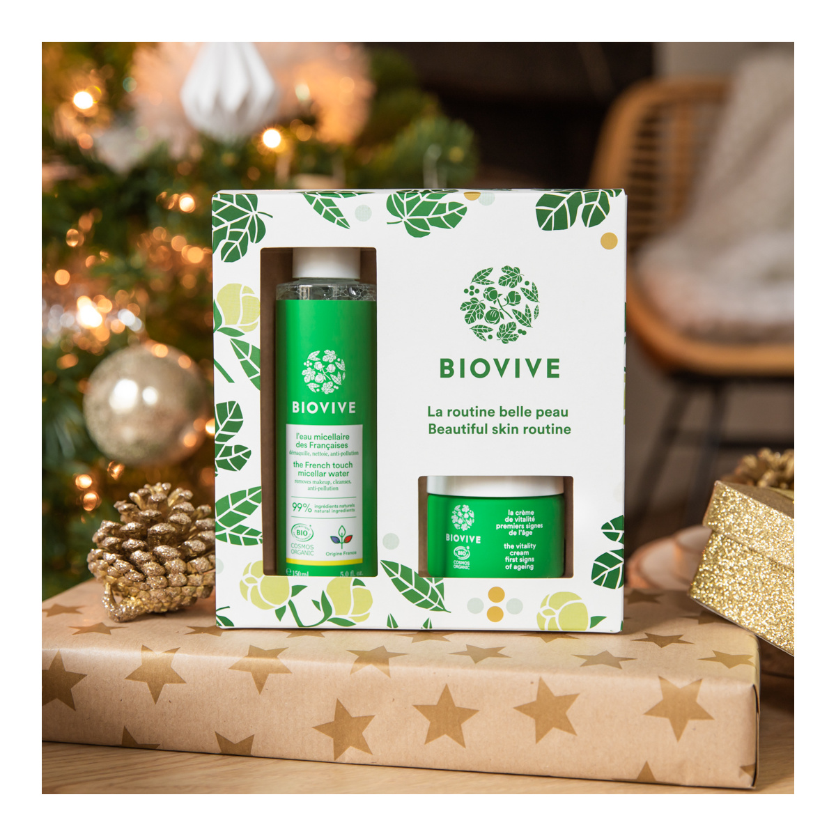 BIOVIVE le coffret routine belle peau. Le combo parfait pour se mettre en bio-té. Ce coffret contient deux produits essentiels pour le visage : une eau micellaire et une crème visage. Offrez une vraie routine beauté bio, courte et efficace : l’occasion idéale de passer au bio.
