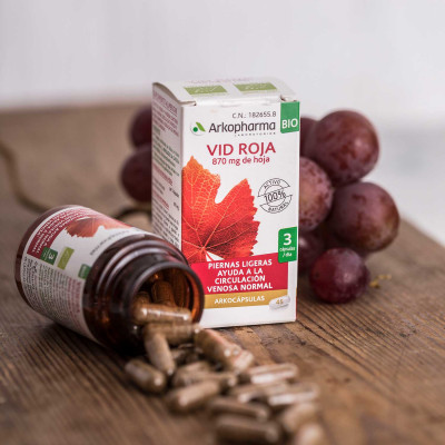 Arkocápsulas® Vid Roja BIO es un complemento alimenticio especialmente diseñado para las personas que desean recuperar la ligereza en las piernas.