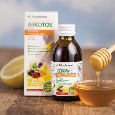 Arkotos® Jarabe está indicado para el alivio de la tos seca y productiva en adultos y niños de más de 2 años. Un producto especialmente formulado a partir de ingredientes de origen 100 % natural, sin conservantes y sin colorantes, recomendado para todos los tipos de tos (seca o productiva/con expectoración), adecuado para toda la familia.