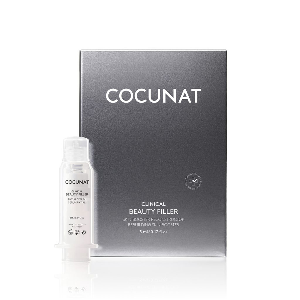 

Comprar COCUNAT CLINICAL BEAUTY FILLER en GRAN FARMACIA ANDORRA. Clinical Beauty Filler de Cocunat es un tratamiento cosmético mensual en formato de sérum ultraconcentrado diseñado para ofrecer resultados similares a los de la medicina estética desde casa.

Es un skin booster cosmético mensual para RECUPERAR, REDEFINIR y TRABAJAR la firmeza y las arrugas profundas: patas de gallo, entrecejo, surco nasogeniano, flacidez y pérdida de definición del óvalo facial.

Resultados clínicos avalados por laboratorios independientes.
• Reduce un 25,1 % las arrugas en 3 horas.
• Aumenta la firmeza en más de 33 % en 14 días.

Principales beneficios

Reduce las arrugas. Reafirma la piel. Renovación celular. Tratamiento antiedad. Con resultados inmediatos y duraderos